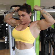 HugeMuscleBabe