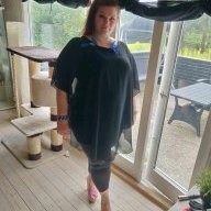BigCurvyBustyWoman