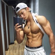 MuscularAsianStud23