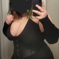 xbigtittygothgirlx