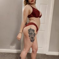 RedEyesThicThighs