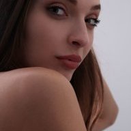 Lovley_Laura