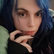 FemboyDeeviin16