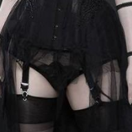 LauraKinky