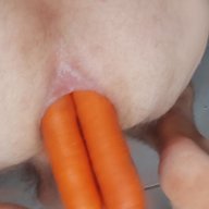 NUDEbiHOLE
