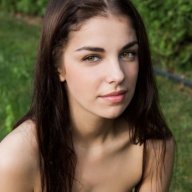 Bella28