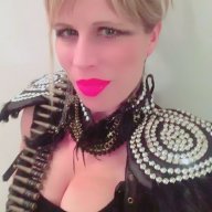 BlondeMilfBimbo